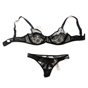 Huit lingerie set